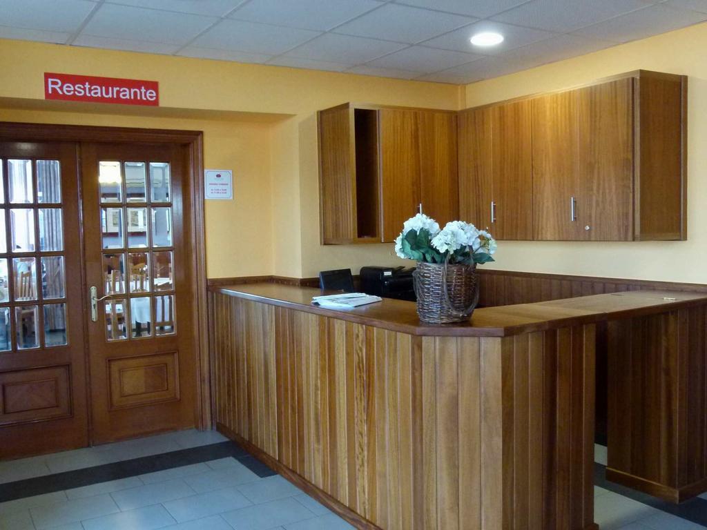 Hostal Chiquin Tapia De Casariego Bagian luar foto