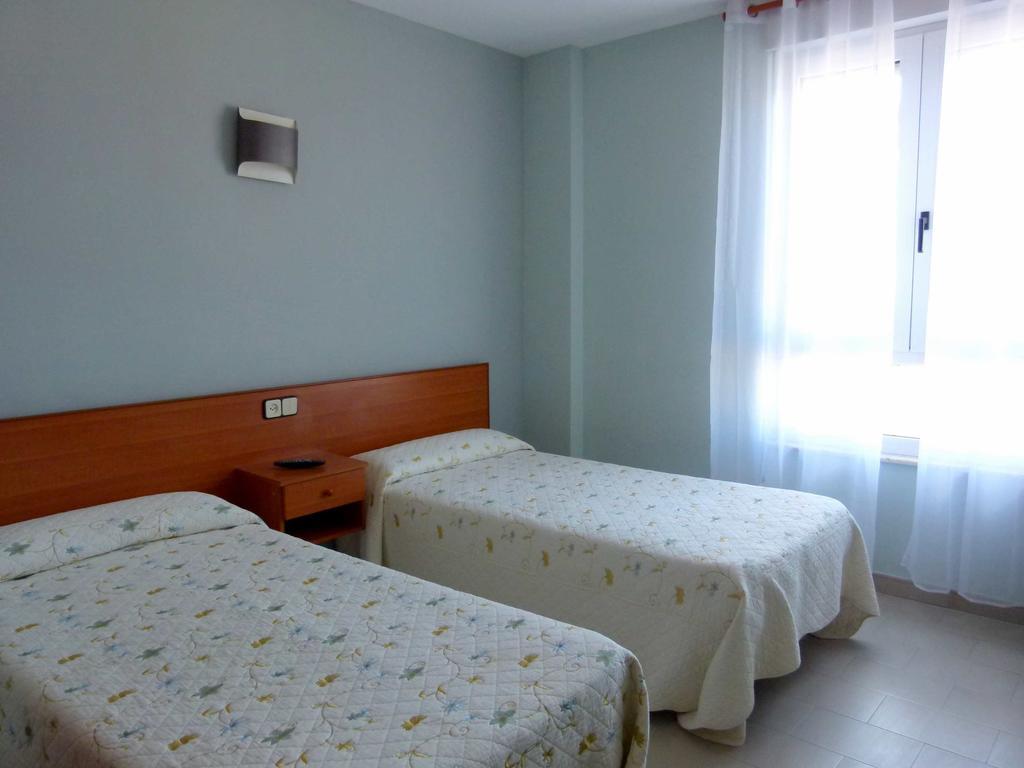 Hostal Chiquin Tapia De Casariego Ruang foto