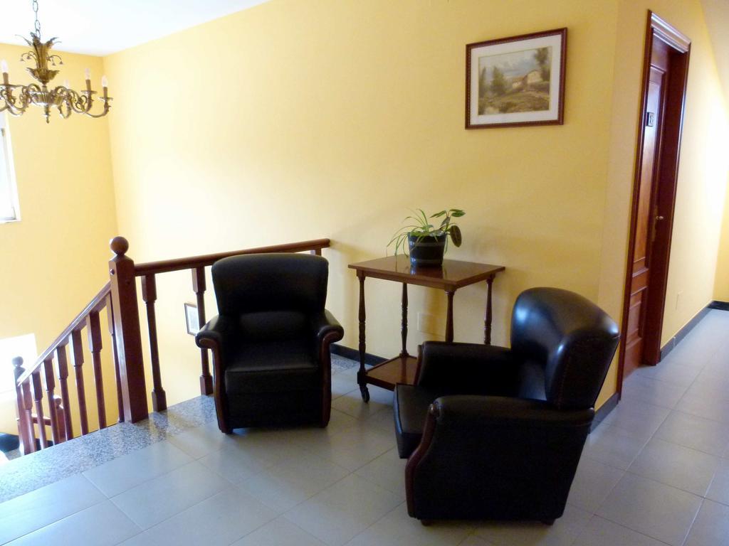 Hostal Chiquin Tapia De Casariego Bagian luar foto