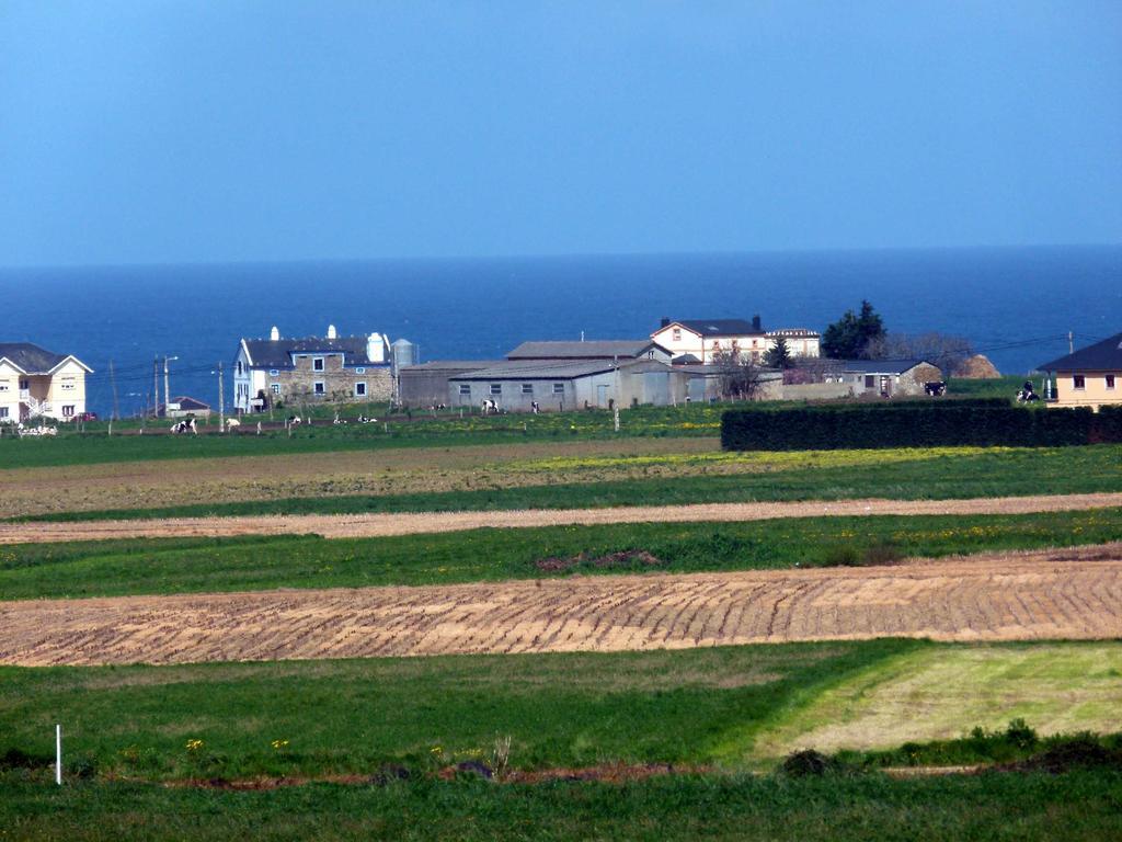 Hostal Chiquin Tapia De Casariego Bagian luar foto