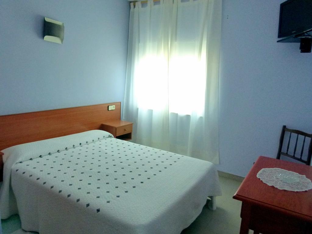 Hostal Chiquin Tapia De Casariego Ruang foto