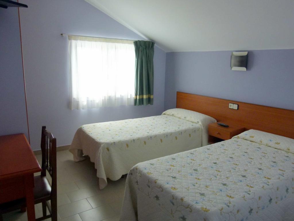 Hostal Chiquin Tapia De Casariego Bagian luar foto