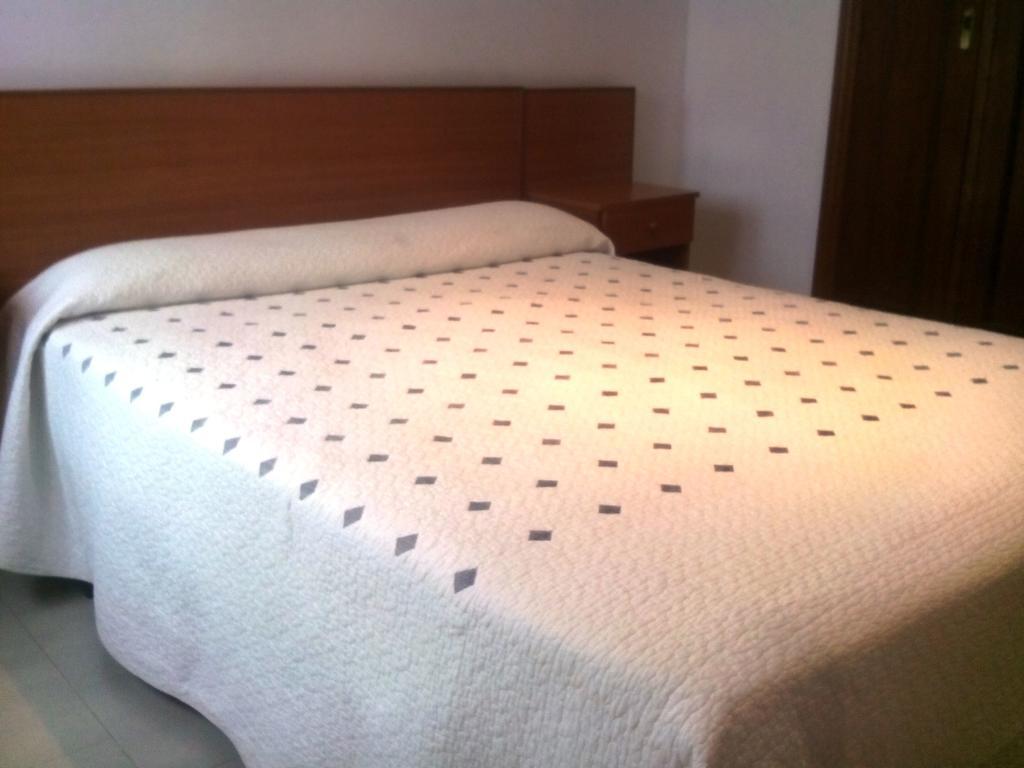 Hostal Chiquin Tapia De Casariego Ruang foto